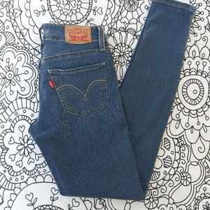 LEVIS super skinny size 25